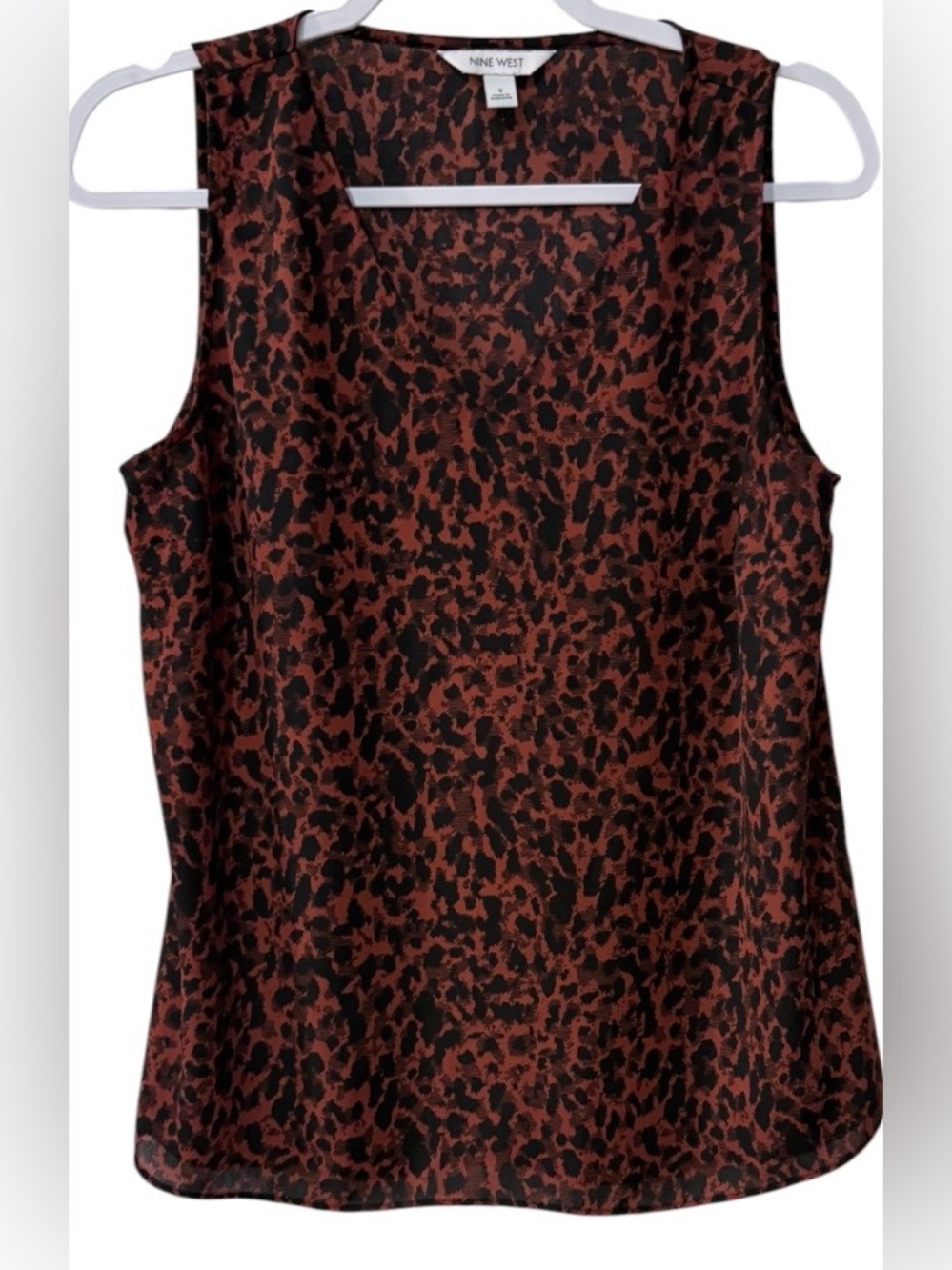 Nine West women’s Small v-neck sleeveless brown & black cheetah tank top